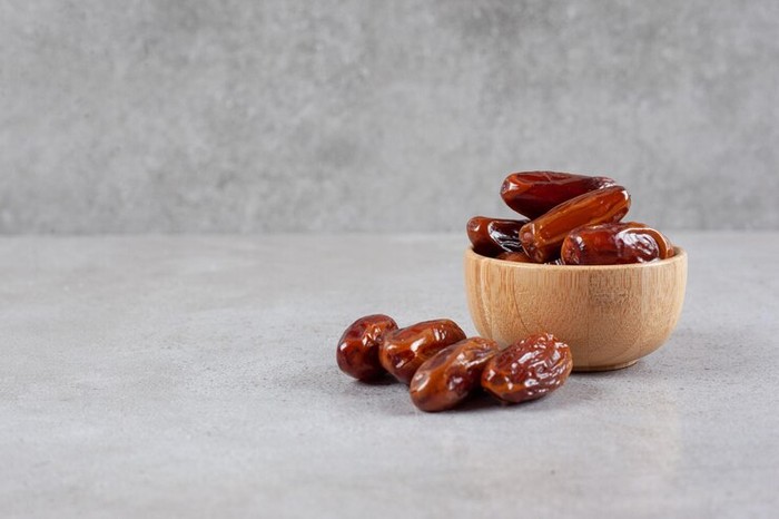 Apakah Kurma Bisa Bantu Menurunkan Berat Badan? /Foto: Freepik/azerbaijan_stockers