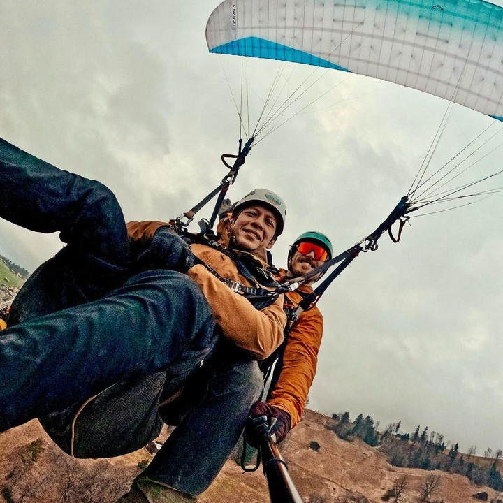 <p>Liburan Ariel bersama ibunda dan putrinya terlihat sangat menyenangkan ya. Kita doakan, semoga ketiganya selalu dalam keadaan sehat. (Foto: Instagram @arielnoah)</p>