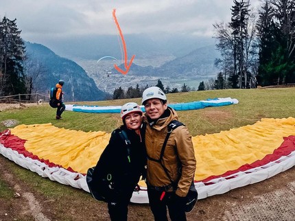 5 Potret Ariel NOAH Liburan di Swiss, Ajak Ibunda dan Anak Semata Wayang