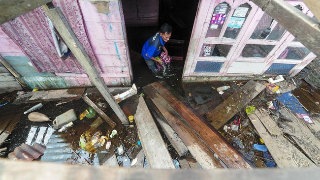 FOTO: Banjir Luapan Sungai Batanghari Rendam Puluhan Desa di Jambi