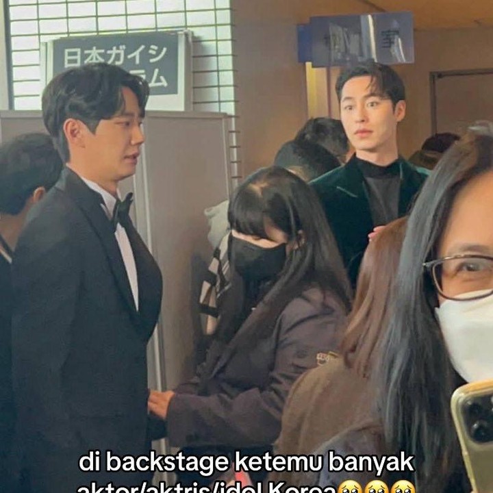 <p>Selama di balik panggung, Fauzia juga bertemu dengan para aktor ternama. Seperti potret dadakan bareng Lee Jae Wook berikut, Bunda.(Foto: TikTok fauziaahanum)<br /><br /><br /></p>