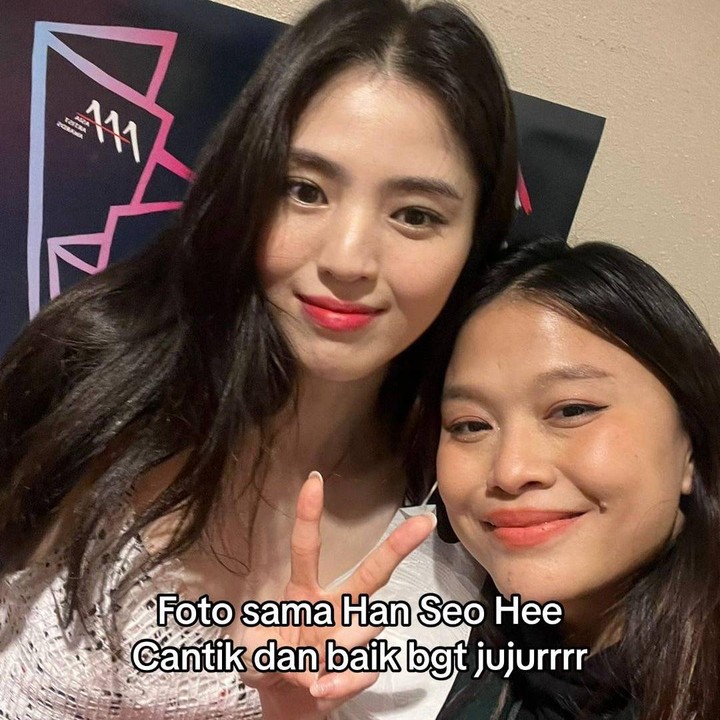 <p>Potret bareng artis selanjutnya yang ia pamerkan yakni Han So Hee, Bunda. Fauzia mengaku terkesima pada bintang drama <em>My Name</em> ini disebut sangat cantik dan ramah. (Foto: TikTok fauziaahanum)<br /><br /><br /></p>
