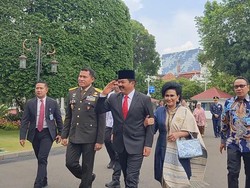 Ditemani Istri, Hadi Tjahjanto Tiba di Istana Jelang Pelantikan Menko Polhukam