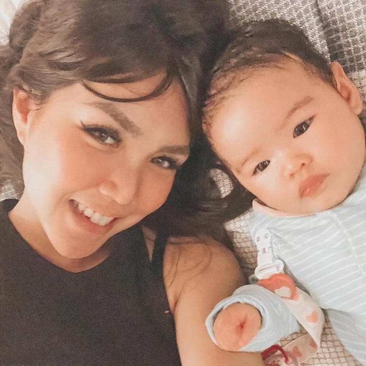 <p>Ketika baru dikaruniai satu anak, Ello dan Cindy kerap membagikan potret <em>quality time</em> mereka bersama Si Kecil. (Foto: Instagram @marcello_tahitoe)</p>