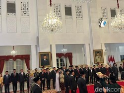 Momen Jokowi Lantik Anggota Komisi Kejaksaan, Maruf-ST Burhanuddin Hadir