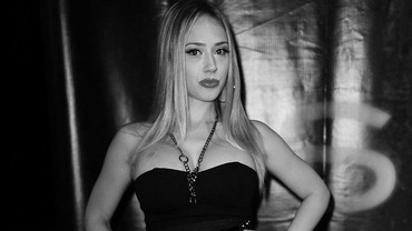 img-title Bintang Film Dewasa Kagney Linn Karter Bunuh Diri, Diduga Alami Tekanan Mental