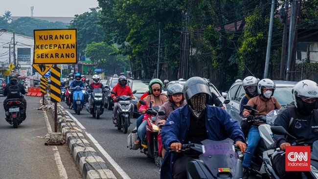 Pemangku kebijakan belum konsisten untuk membatasi usia kendaraan masuk Jakarta guna memastikan situasi lalu lintas aman dan lancar bebas polusi.