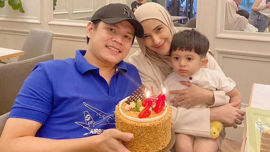 Nadya Mustika Rahayu Berikan Kejutan Ultah Untuk Suami