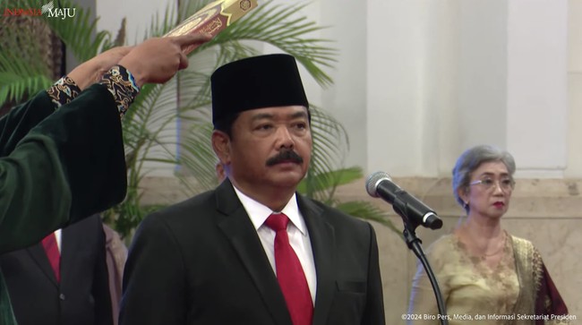 Hadi Tjahjanto resmi dilantik sebagai Menko Polhukam di Istana Negara, Jakarta, Rabu (21/2) pagi ini.