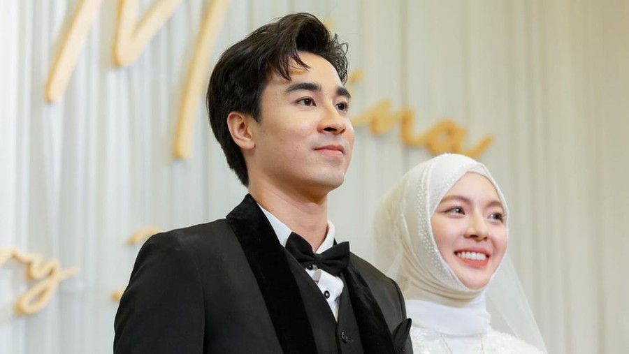 Pernikahan aktor Thailand Fifa Premanan Spiranich dan Deena Mardy