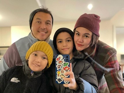 7 Potret Mayka Anak Sissy Prescillia Tanding Bola di Abu Dhabi, Wishlistnya Bikin Haru