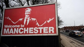 Sir Jim Ratcliffe Resmi Jadi Pemilik MU, Old Trafford Siap Direnovasi