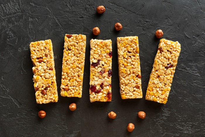 7 Daftar Makanan yang Boleh Masuk ke Kabin Pesawat