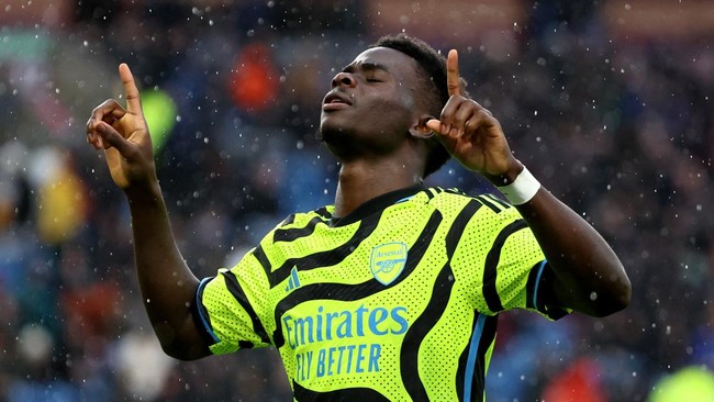 Bintang Arsenal Bukayo Saka selevel dengan Cristiano Ronaldo dan Wayne Rooney usai mencetak gol ke gawang Burnley, akhir pekan lalu.