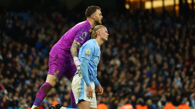Pelatih Manchester City Pep Guardiola membela Erling Haaland yang diterpa kritik karena belakangan kurang ganas di depan gawang lawan.