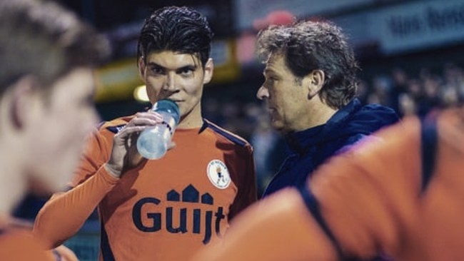 Nama striker Tim Waterink viral di media sosial setelah disebut-sebut bisa jadi opsi naturalisasi Timnas Indonesia yang bermasalah dengan ketajaman lini depan.