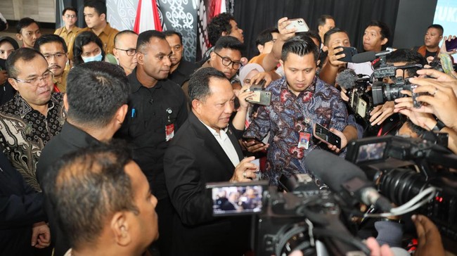 Mendagri yang juga Plt Menko Polhukam Tito Karnavian menyarankan paslon menggunakan mekanisme resmi jika tak puas atau keberatan terhadap hasil Pemilu 2024.