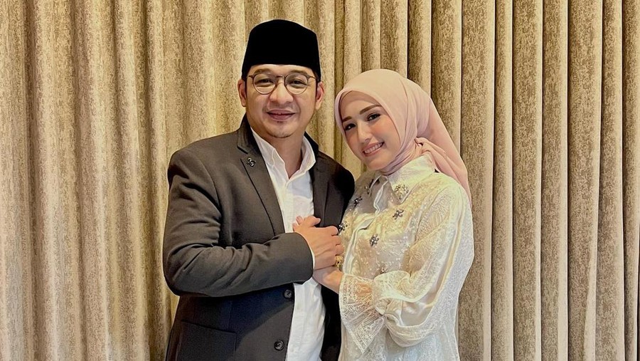 Adelia dan Pasha Ungu