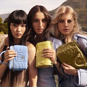 Tas hingga Outfit Paling Memikat dari Koleksi Aigner Spring/Summer 2024