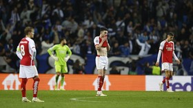 FOTO: Gol Telat FC Porto Bikin Arsenal Merana