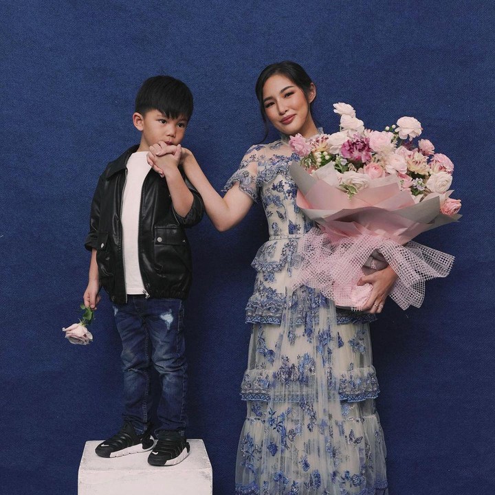 <p>Melihat dari akun Instagram-nya, Arthur terlihat keren dengan padu padan pakaian yang ia gunakan. Gayanya itu dinilai sudah menyerupai para model papan atas. (Foto: Instagram: @arthurmiles.po)</p>