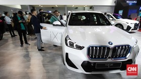 FOTO: 2 SUV Listrik Baru BMW Melenggang di IIMS 2024