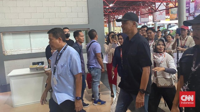 Ganjar Pranowo mengunjungi IIMS 2024 pada Kamis (22/2), dia sempat bicara soal insentif mobil listrik yang diberikan pemerintah saat ini.