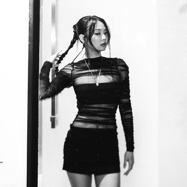 Permintaan Maaf Jennie BLACKPINK Usai Kepergok Merokok di Dalam Ruangan