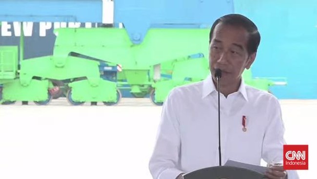 Jokowi meresmikan lima ruas jalan daerah sepanjang 40,6 km di NTB, dengan total anggaran Rp211 miliar pada Kamis (2/5).
