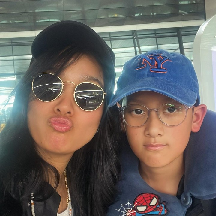 <p>Marcella dan Kana Mahatma Soeprapto memiliki hubungan yang sagat erat sebagai Bunda dan anak. Ia kerap membagikan unggahan ketika sedang menghabiskan waktu berdua putra sulungnya. <em>"Friyay date trip,"</em> tulis Marcella. (Foto: Instagram @marcella.zalianty)</p>