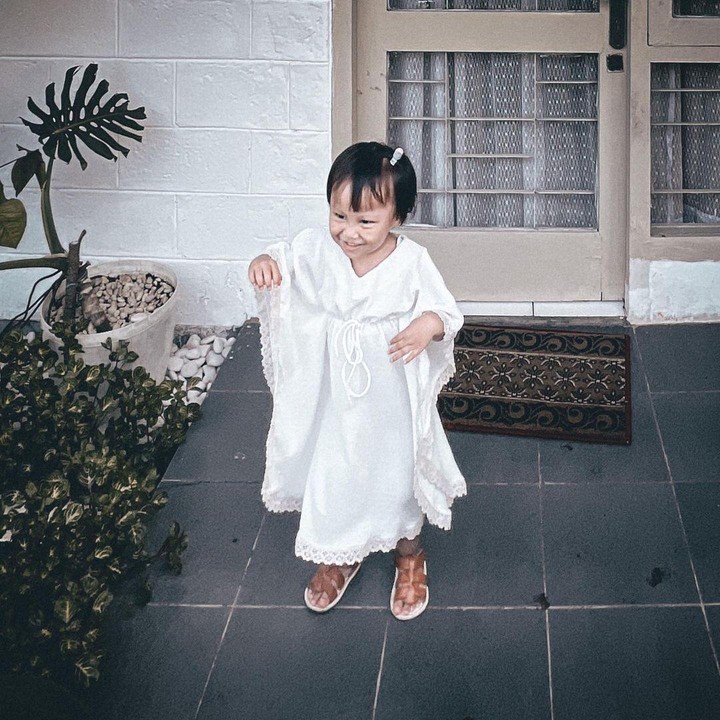 <p>Fiersa sendiri kerap mengunggah potret Kinasih pada laman Instagram-nya. Tidak hanya itu, ia turut menyisipkan pesan menyentuh pada kolom keterangan. (Foto: Instagram: @fiersabesari)</p>
