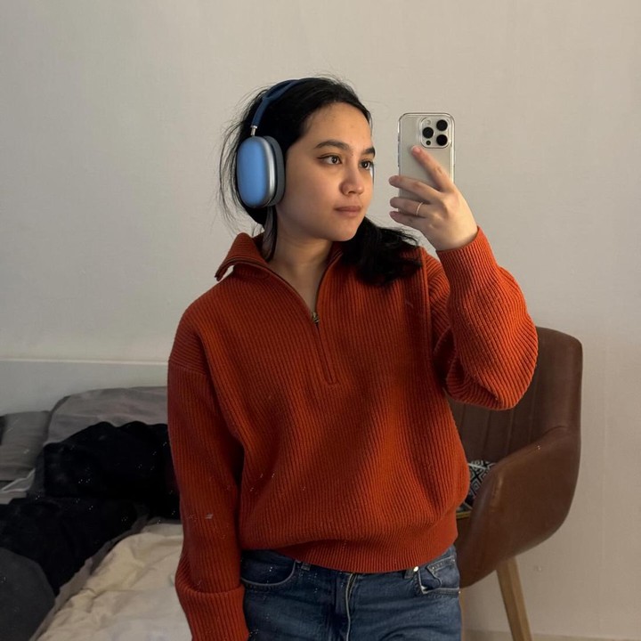 <p>Melalui media sosial Instagram pribadi, bintang film Mencuri Raden Saleh ini cukup sering membagikan potret keseharian. Mulai dari momen memulai hari dengan sarapan sebelum berangkat ke kampus, hingga menghabiskan waktu senggang dengan kegiatan lainnya. (Foto: Instagram @auroramanda95)<br /><br /><br /></p>
