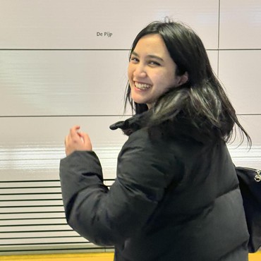 Rasa Syukur Rachel Amanda Selesaikan S2 dalam Setahun