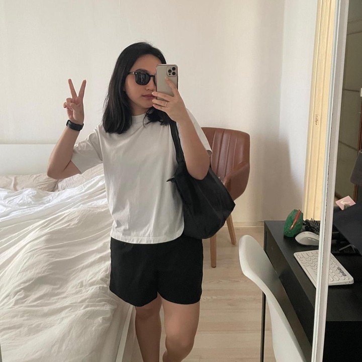 <p>Diketahui, perempuan berusia 29 tahun ini mengambil jurusan Entertainment Communication di Universiteit Van Amsterdam (University of Amsterdam). Alumni Psikologi di Universitas Indonesia tersebut melanjutkan pendidikan tingginya dengan Beasiswa Pendidikan Indonesia, lho. (Foto: Instagram @auroramanda95)<br /><br /><br /></p>