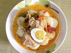Rekomendasi Tempat Makan Lontong Cap Go Meh di Surabaya