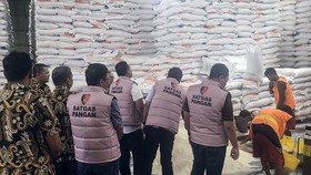 Satgas Pangan Polri Sidak Gudang Bulog Jakut saat Isu Beras Langka