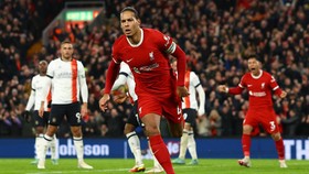 FOTO: Liverpool Bantai Luton 4-1 di Anfield