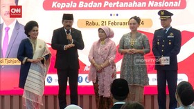 VIDEO:Sertijab Menteri ATR/BPN, Hadi Tjahjanto:Pasang Foto Istri di HP