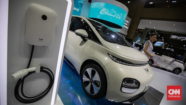 SGMW Motor Indonesia belum mengungkap harga baterai Cloud EV, namun dikatakan konsumen dilayani garansi 'seumur hidup'.