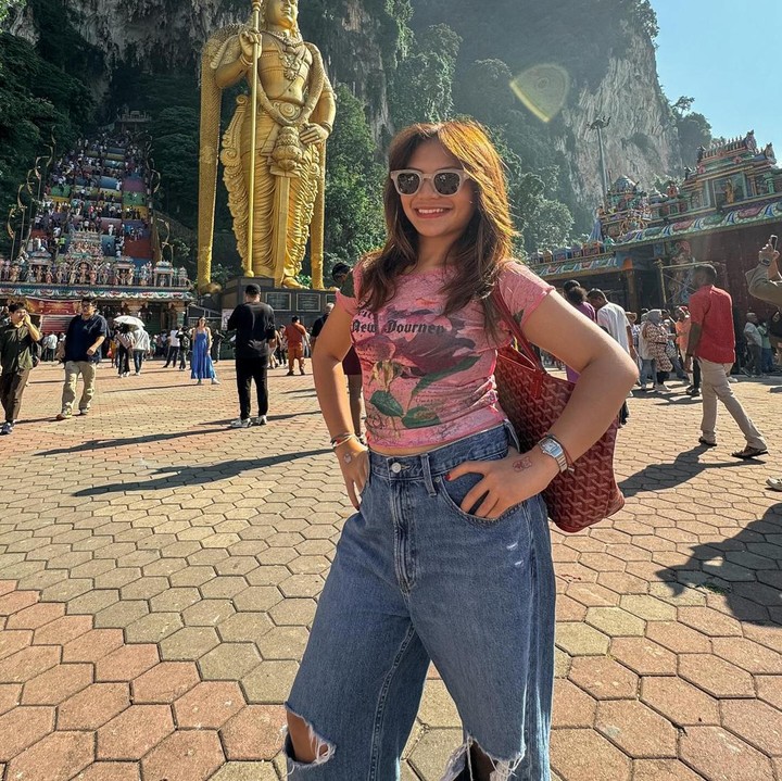 <p>Amel mulai melakukan perubahan saat menginjak usia 18 tahun. Ia mulai menjalani program diet dan rutin berolahraga hingga berat badannya turun 13 kg. (Foto: Instagram @amelcarla)</p>