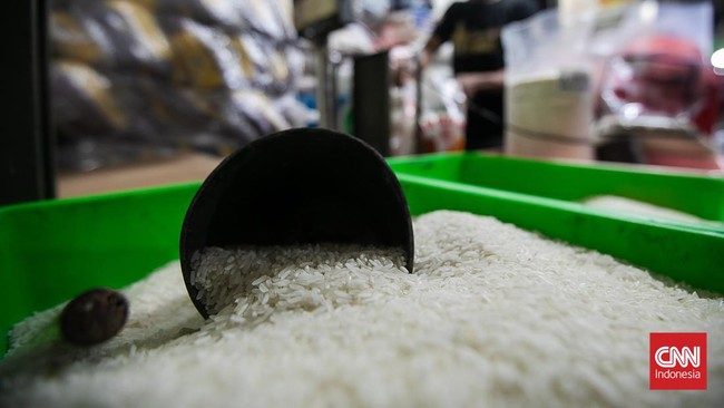 Harga beras mulai turun di sejumlah pasar di Kota dan Kabupaten Serang, Banten. Namun, penurunan harga terbilang belum signifikan.