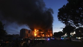 FOTO: Empat Orang Tewas dalam Kebakaran Gedung Apartemen di Valencia