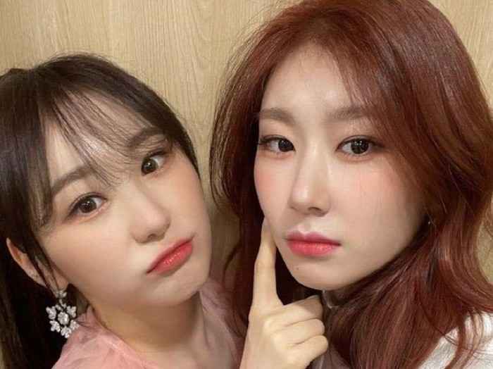 Lee Chae Yeon dan Chaeryeong ITZY/ Foto: soompi.com Lee Chae Yeon dan Chaeryeong ITZY/ Foto: soompi.com