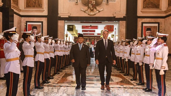 Menteri Pertahanan Prabowo Subianto mengatakan bakal ada perjanjian kerja sama pertahanan yang baru dengan Australia dalam waktu dua bulan lagi.
