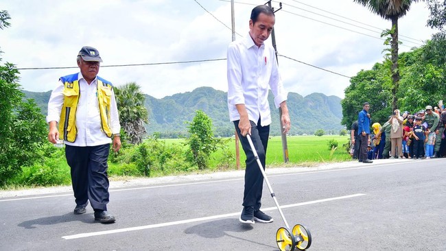 Menteri PUPR sekaligus Plt Kepala Otorita IKN Basuki Hadimuljono mengatakan Jokowi bakal terbang ke Nusantara pada Senin petang ini.