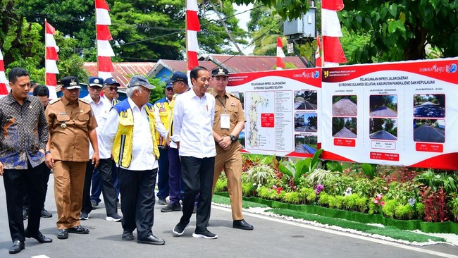 Plt. Kepala OIKN Basuki Hadimuljono menyebut Presiden Jokowi bakal mulai berkantor di IKN bulan depan setelah air masuk.