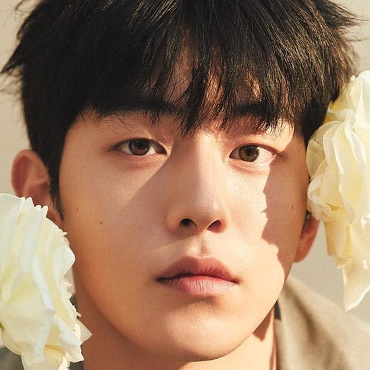<p>Nam Joo Hyuk juga menjadi salah satu aktor Korea dengan <em>followers</em> Instagram terbanyak, menduduki posisi ke-8. Meraih hingga 19 juta pengikut, ia mulai dikenal berkat debutnya dalam drakor <em>Who Are You: School 2015</em> (2015). (Foto: Instagram @skawngur)</p>