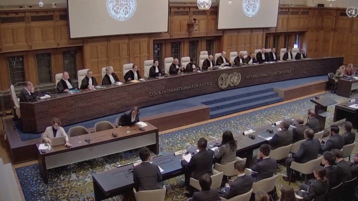 Penasihat hukum Kementerian Luar Negeri China, Ma Xinmin, meminta Mahkamah Internasional (ICJ) untuk memberikan pendapatnya mengenai pendudukan Israel di Wilayah Palestina yang dianggap ilegal di pengadilan di Den Haag, Belanda pada Kamis (22/2/2024). Penasihat hukum Kementerian Luar Negeri China, Ma Xinmin, meminta Mahkamah Internasional (ICJ) untuk memberikan pendapatnya mengenai pendudukan Israel di Wilayah Palestina yang dianggap ilegal di pengadilan di Den Haag, Belanda pada Kamis (22/2/2024). (Tangkapan Layar Video Reuters/INTERNATIONAL COURT OF JUSTICE)