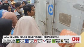 VIDEO: Demi Peroleh Beras Murah, Ibu-Ibu Adang Mobil Bulog