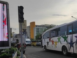 Lampu Lalin di Jl Joyo Martono Bekasi Sempat Padam gegara Kabel Dipotong